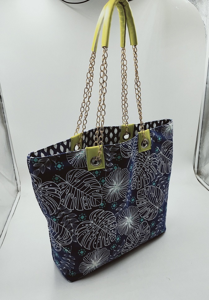 REVERSIBLE CANVAS BEACH BAG